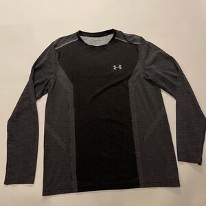 Under Armour Heathear long sleeve shirt